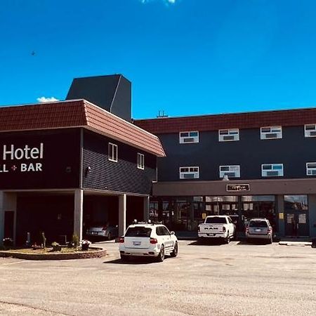Camrose Le Chateau Hotel Exterior photo